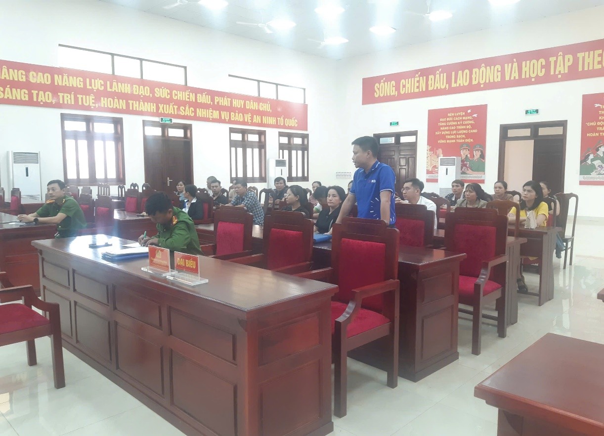 Tổ chức mời đại diện hộ kinh doanh ký cam kết